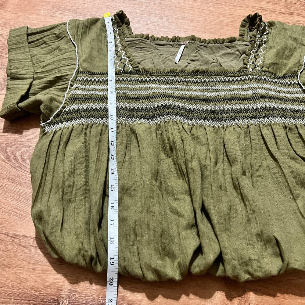 FREE PEOPLE Wandering Skies Green Top size medium bohemian prairie spring - Picture 11 of 12